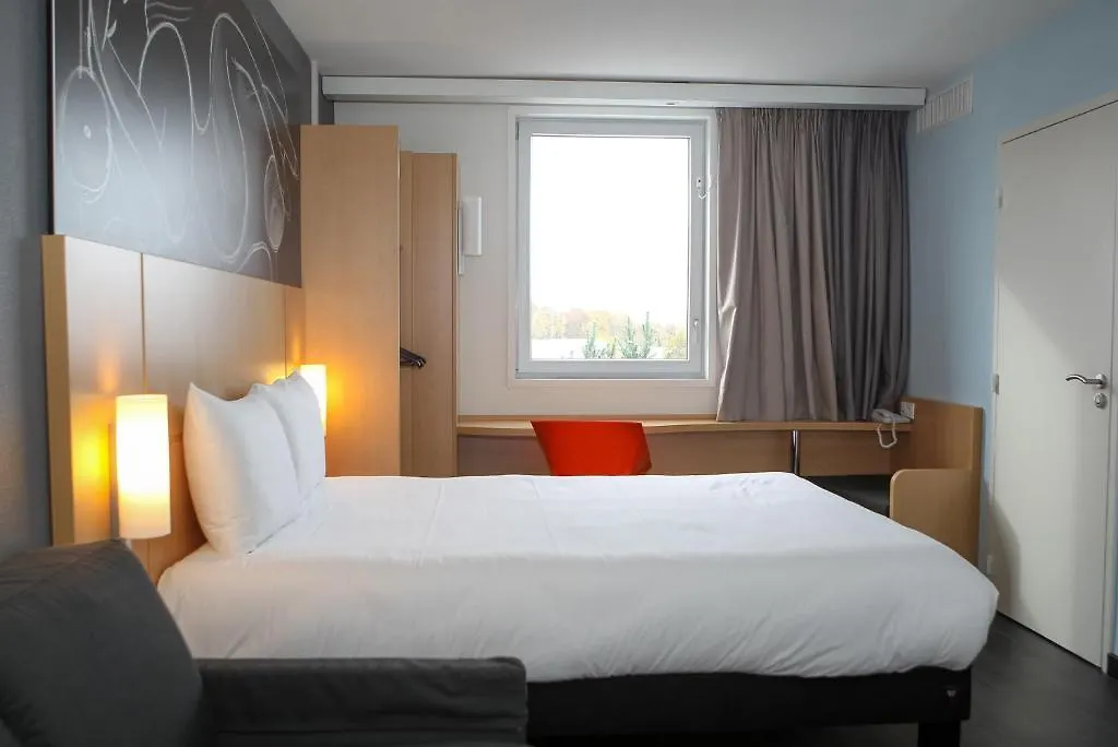 Ibis Saint-Genis-Pouilly Geneve Hotel