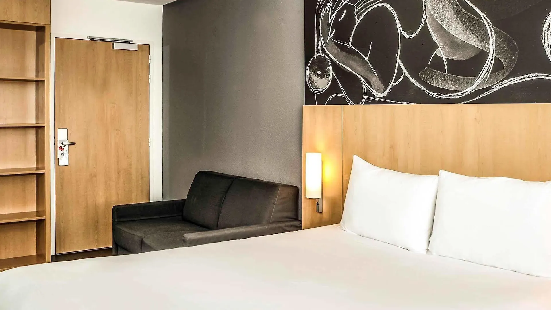 Ibis Saint-Genis-Pouilly Geneve Hotel