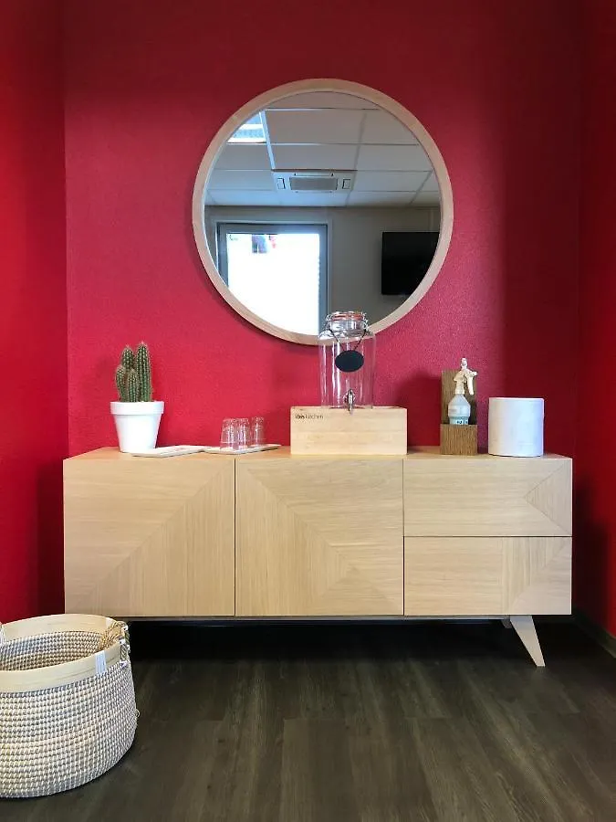Ibis Saint-Genis-Pouilly Geneve Hotel