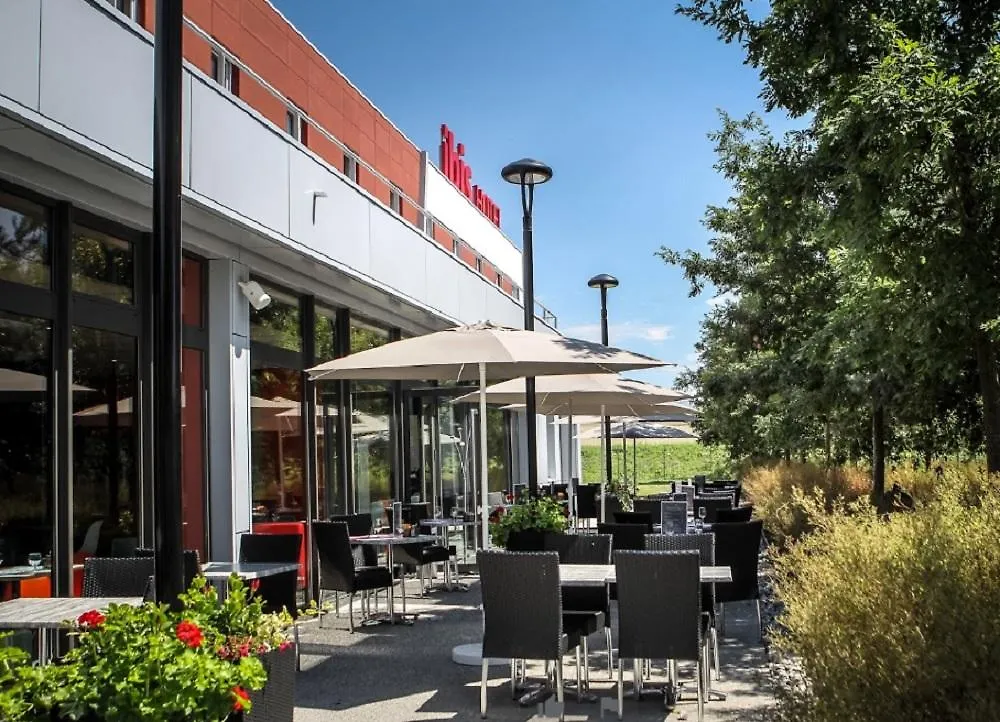 Ibis Saint-Genis-Pouilly Geneve Hotel