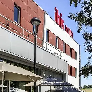 Ibis Saint-Genis-Pouilly Geneve Hotel