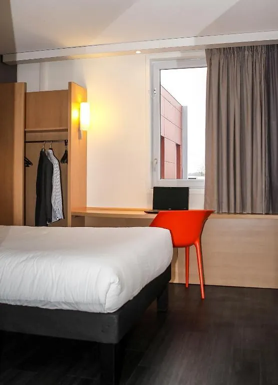 Ibis Saint-Genis-Pouilly Geneve Hotel 3*,  France