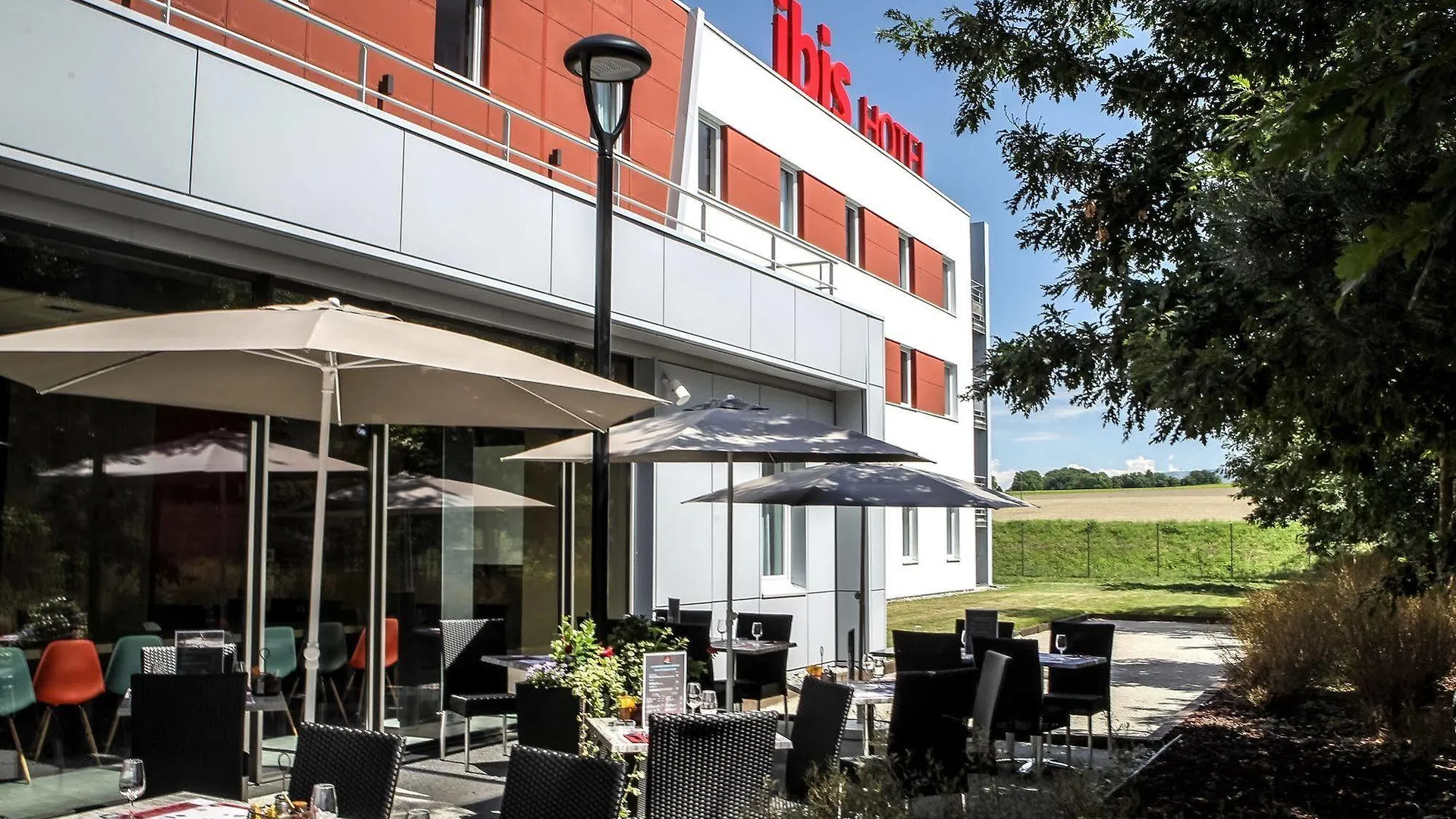 Ibis Saint-Genis-Pouilly Geneve Hotel