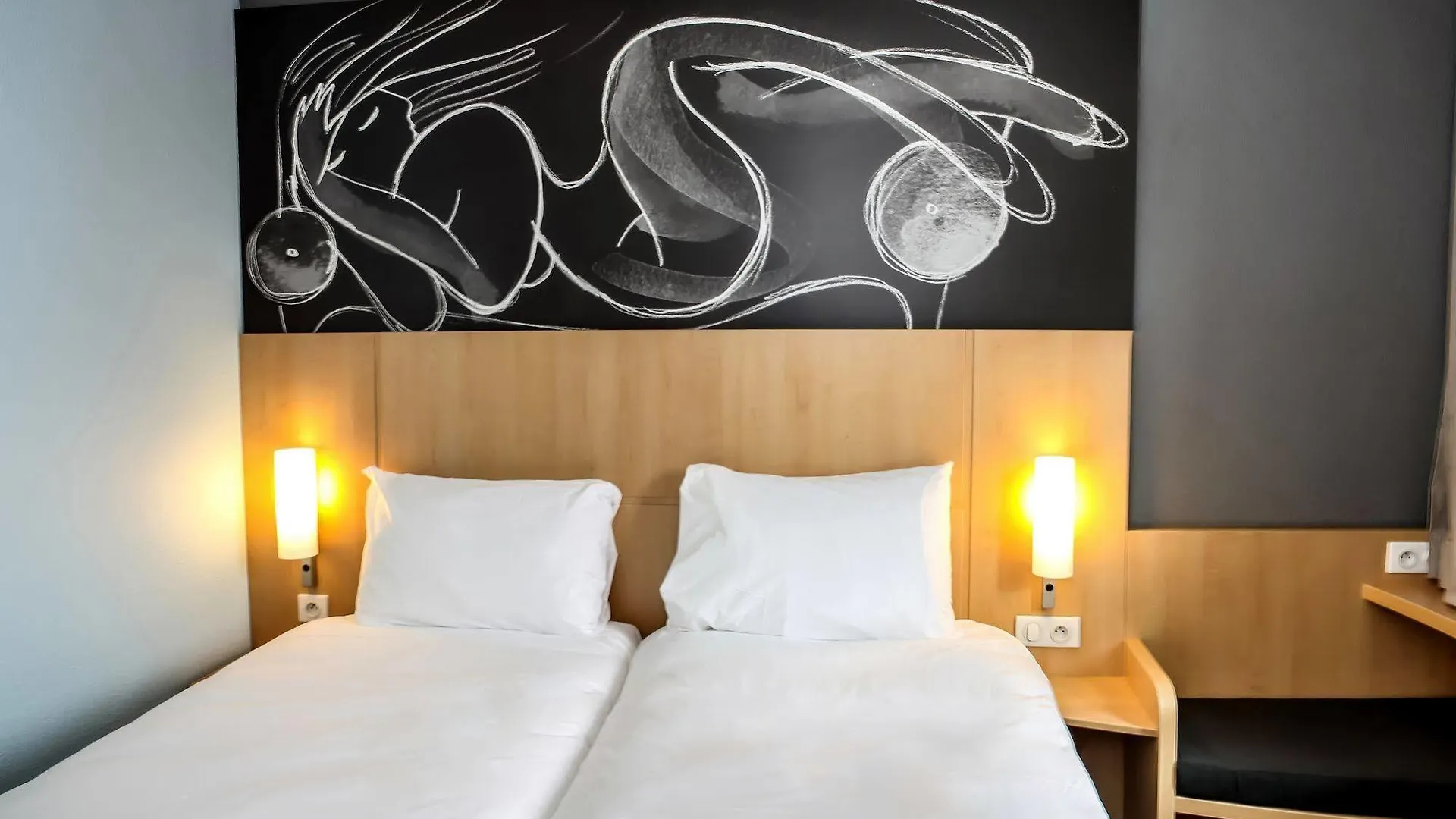 Ibis Saint-Genis-Pouilly Geneve Hotel
